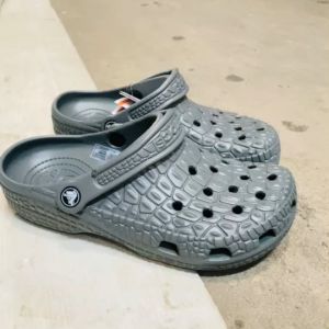 รองเท้าจ รุ่น CR CLAS SIC นวดเท้าได้อีกด้วย ดีต่อสุขภาพ ดีสำหรับคนที่ เดินเยอะ