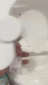 QUẠT MINI CẮM ĐIỆN XOAY 360 ĐỘ QUẠT TIỆN LỢI PHÍCH CẮM 2 CHẤU TIỆN LỢI