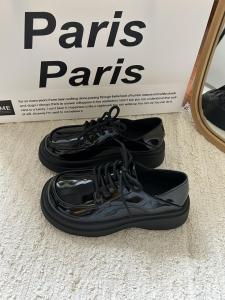 รองเท้าส้นแบนผู้หญิงหนังทาสีสีดำ ทรงหัวมน ส้นหนา สไตล์อังกฤษ รองเท้าลำลอง รองเท้าสวมสบาย รองเท้าส้นแบนแบบสวมสบาย