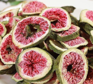 Fresh and natural dried figs soaked in water 100g 250g 500g   无花果干