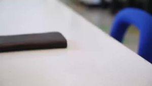 New Wallet Tracker for Android & IOSSmart Tracking Card Compatible with Find My Device or Find Hub App for Wallet/Suitcase/Bags