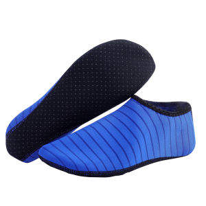 รองเท้าแตะชายหาดฤดูร้อนสำหรับผู้ชายและผู้หญิง รองเท้าดำน้ำ ป้องกันการลื่นไหล ป้องกันการตัด รองเท้าบวม รองเท้าพื้นนุ่มสำหรับว่ายน้ำ