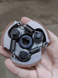 ผ้าเคลื่อนที่ ผ้าคลัช คลัทช์ คลัทช์เครื่องตัดหญ้า ครัทขาเหล็ก รุ่น 3 (ระบบ RBC411 และ NB411)