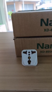 ปลั๊กอะแดปเตอร์ แปลง 2 ขา หัวแปลงขาปลั๊กไฟแบบ Universal NANO