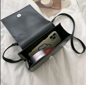 TAS SELEMPANG FINA TAS WANITA TAS LUCU TAS MURAH