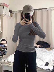 เสื้อยืดคอกลมแขนยาวผ้าขนแกะหนาสำหรับผู้หญิง เสื้อเชิ้ตทรงเข้ารูปสไตล์เกาหลี แฟชั่นฤดูใบไม้ร่วงและฤดูหนาว