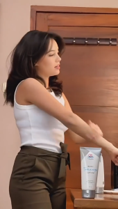 Body Lotion QL bright Glow Teknologi Tone-Up & UV Filter untuk Kulit Cerah Natural