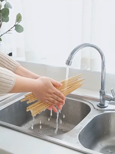 กล่องเก็บช้อนส้อม/ตะเกียบ (พลาสติกหนาอย่างดี) - ทรงสูง มีฝาปิดครอบ อุปกรณ์เครื่องครัว G2776