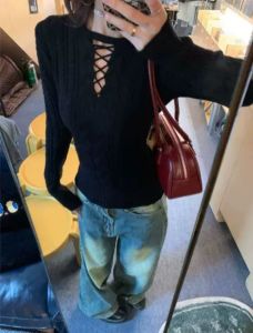 Retro American Design Slimming Base Layer Knitwear Womens Belted Hollow out Twisted inside Knitted Top Fashionable Commute Style