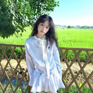 ชุดเดรสลายทางสไตล์วิทยาลัยสำหรับผู้หญิง ฤดูใบไม้ผลิ 2025 ชุดเดรสสั้นเอวสูงสไตล์เกาหลี ทรงเข้ารูป แขนยาว กระโปรงทรงเอ