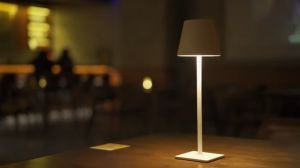 LED Metal Gold Desk Lamp Charging Dimming Black White Table Light Hotel Restaurant Bedroom Lighting