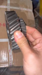 Bánh răng số 4 tầng trên 25R chéo 26 răng chuột EQ145 1700C-135 lắp cho xe 1 cầu 2 cầu ô tô 35 đến 6 tấn hộp số 140 145