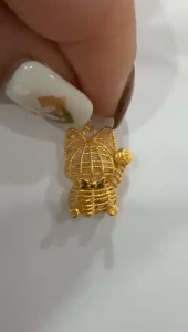 Poh Heng Jewellery 22K Fortune Cat Pendant in Yellow Gold [Price By Weight]