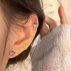 Bạc tình yêu trái tim khuyên nụ Phụ Nữ Hàn Quốc nhỏ gọn đơn giản Bất Đối Xứng Bông Tai Với Kim Cương Cô Gái Món Quà trang sức cưới