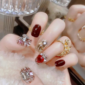 [Ready Stock]24pcs Fake Nails Cute grid heart-shaped short armor Nail Art With Glue