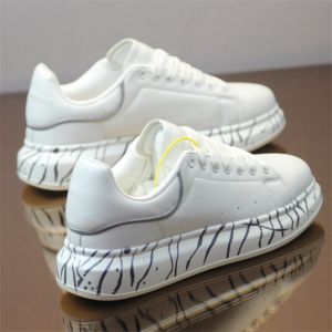 Elevated Spring 2021 Mens Sneakers Thick Bottom Casual Low Top Canvas Shoes Fashionable Korean Style Flat Heel Rubber Sole