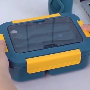 Kotak Bekal Makan + Sendok Garpu Lunchbox 3 Sekat Anti Panas Microwavable dan Anti Tumpah