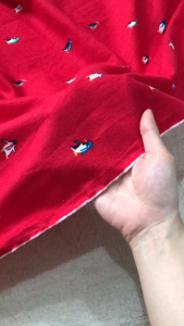 Vải Cotton Nỉ Đỏ Họa Tiết Khổ 1m35 - Chất Dày Vừa Đàn Hồi Nhẹ 2 Chiều - May Bộ Thu Đông Đồ Trẻ Em
