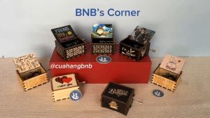 BNBs Corner | Hộp nhạc cổ điển bằng gỗ | Quà lưu niệm có thông điệp