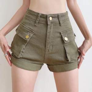 QUẦN SHORT JEAN ĐÍNH TÚI HỘP ĐÓNG NÚT