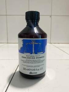Dầu Gội & Tinh Chất Davines Rebalancing Làm Sạch Sâu Và Cân Bằng Độ Ẩm Da Đầu Giúp Loại Bỏ Dầu Thừa 1000ml