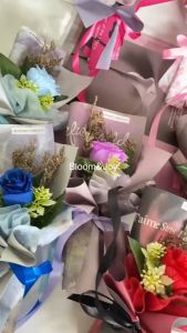 Mini Buket Mawar & Kartu Ucapan Gratis