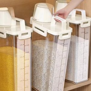 1PC sealed storage container 2.5L portable food storage box with lid suitable for storing grains flour rice in the kitchen