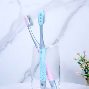 Sikat Gigi bulu Lembut Premium / Sikat Gigig Dewasa / Sikat Gigi Impor MLH I05