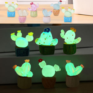 ของตกแต่งในสวนแคคตัสจำลองกลางคืนเรืองแสงภูมิทัศน์ขนาดเล็กที่สร้างสรรค์สำหรับตกแต่งบ้านตุ๊กตาจิ๋ว DIY