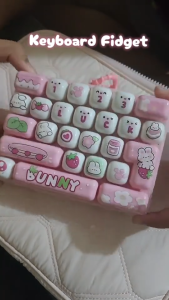 Cute Cartoon 26-Key Keyboard Keychain Fidget Toy Stress Relief Pendant Bag Accessory For Kids Adults