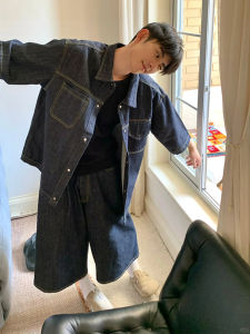 ฤดูร้อนใหม่ DENIM 2 ชิ้นชุดสําหรับชายหลวม Fit เสื้อแขนสั้นสีน้ําเงินเข้มและขากว้างกางเกง Capri Casual Streetwear