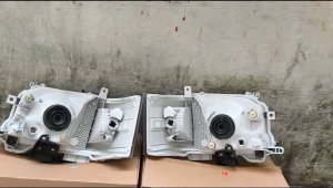 ĐÈN PHA/ĐÈN LÁI TRƯỚC TOYOTA HIACE 2014-2018(HALOGEN)