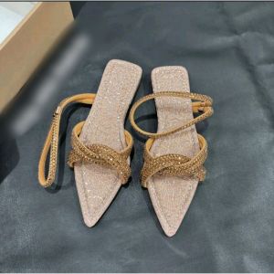 Milk shoes - Dép xăng đan dáng mũi nhọn quai chéo hậu khoá rút đế chống trơn trượt dễ thương.