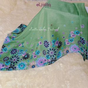 ELZATTA KAILA RUMAISSYA KAILA CLASSIC PAISLEY KERUDUNG HIJAB JILBAB SEGIEMPAT HIJAB SEGI EMPAT MOTIF TERBARU KERUDUNG ELZATTA MOTIF ELZATTA