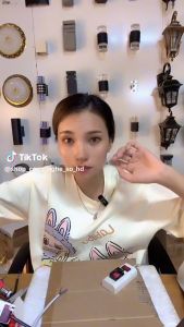 Đèn Thờ Treo Tường Gắn Tường Đẹp (Tặng kèm bóng)