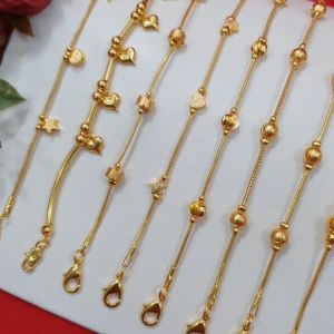 สร้อยข้อมือทอง คละแบบ ความยาว 6-6.5 นิ้ว หุ้มเศษทองแท้เยาวราช ทองชุบ ทองปลอมไม่ลอกไม่ดำใส่อาบน้ำได้