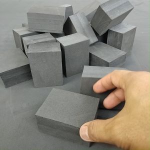 SPON ATI TEBAL 4 CM WARNA HITAM LEBAR 6 CM X PANJANG 6 CM