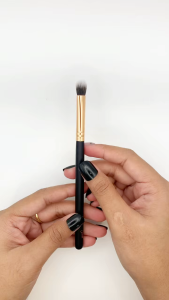 NOX TOUCH SMUDGE BRUSH BY CHINIES [BLENDING/SMALL/FLUFFY/SYNTHETIC SMUDGE BRUSH/HIGH QUALITY BRUSH]
