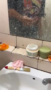 Cara Menghilangkan Noda Air pada Kaca & Cermin: Pembersih Kaca Efektif