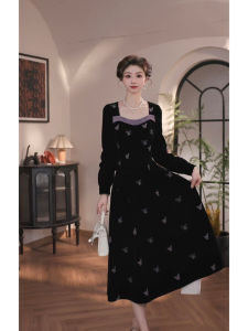 DENGLIULIU | French Retro Slimming Purple Embroidery Black Velvet Dress