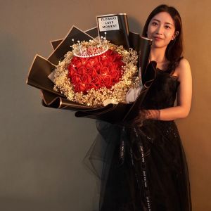 CHUNDI | Romantic Rose Bouquet
