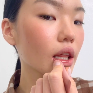 Sunnies Face Lip Glaze [Peptide Lip Treatment]