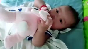 ตุ๊กตาสวมขวดนม ฝึกจับขวดนมได้ง่าย MY239