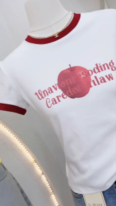 เสื้อครอปคอกลมแขนสั้น เสื้อยืดคอกลมสกรีนลาย แอปเปิ้ล แต่งสีสลับ เกาหลี สีขาว คาเฟ่ น่ารัก G-rose (G021)