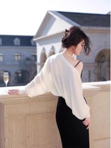 เสื้อคาร์ดิแกนถักไหมกันแดดสีขาวสำหรับผู้หญิงในช่วงฤดูร้อน เสื้อคลุมบาง เสื้อคลุมยาวปานกลาง แขนยาว สไตล์เกาหลี เสื้อคลุมแบบสวมหัว