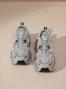 Josiny | Silver Thick Platform Sneakers Elevating