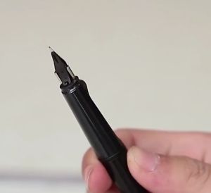 Fashionable Fountain Pen Calligraphy Replaceable Ink Pens School Supplies Stationery Office Writing