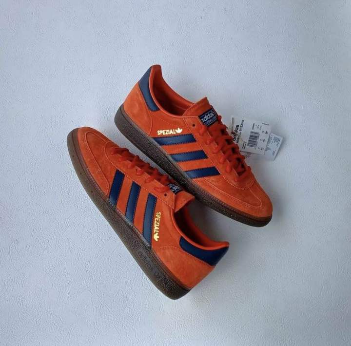 Sepatu adidas clearance spezial