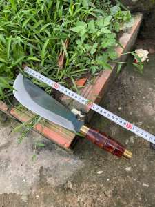 Dao yếm đen làm từ nhíp xe ô tô siêu bén và bền