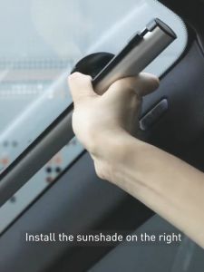 Sun Shield Pelindung Panas Kaca Mobil Model Roll Gulung